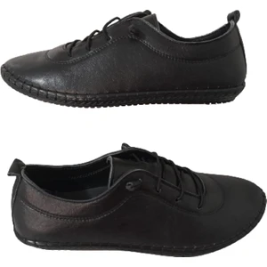 Siyah Kadın Bağcığı Lastikli Şık Ayakkabı