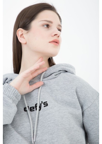 Kadın Baskılı Kapüşonlu Crop Sweat Gri