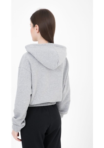 Kadın Baskılı Kapüşonlu Crop Sweat Gri