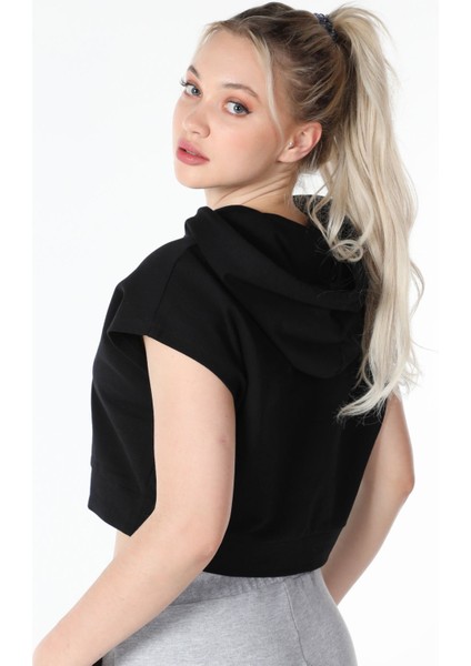 Kadın Baskılı Kapüşonlu Crop Sweat Siyah
