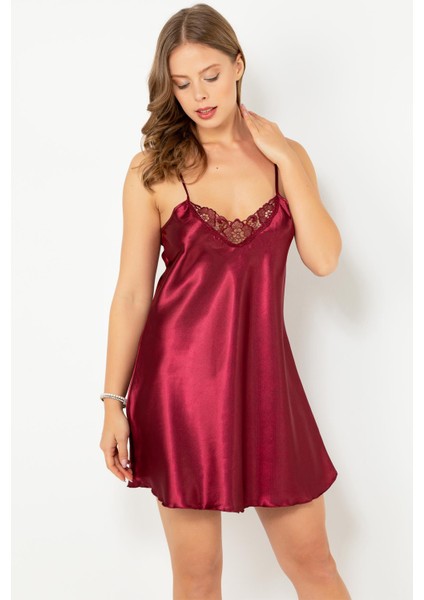 Kadın Mini Saten Gecelik Güpür Detaylı Zarif Tasarım Kırmızı fırsatları