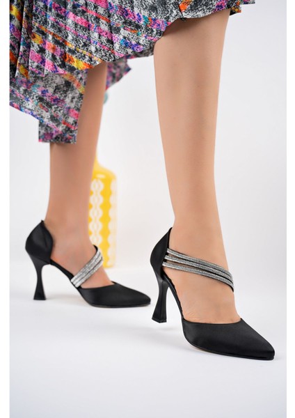 Üç Biyeli Taşlı Siyah Saten Karnıyarık Ayakkabı modelleri