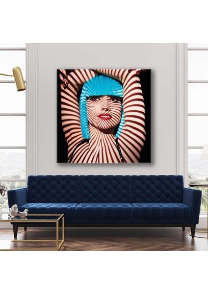 Omuzunda Çiçek Dövmeli Sırtı Dönük Kadın Fırça İzleri Kare Kanvas Tablo