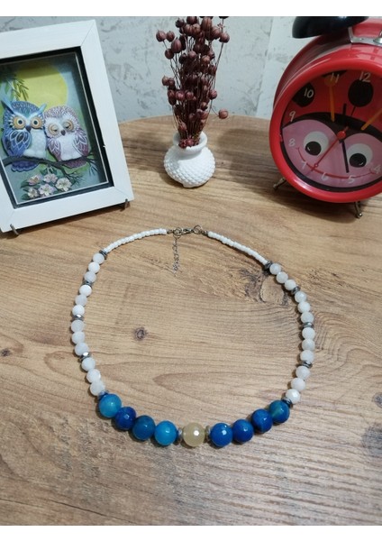 Hematit Detaylı Doğal Mavi Akik Taşı Eşliğinde Ay Taşı Kolye indirimleri