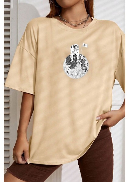 Astronot Baskılı T-Shirt