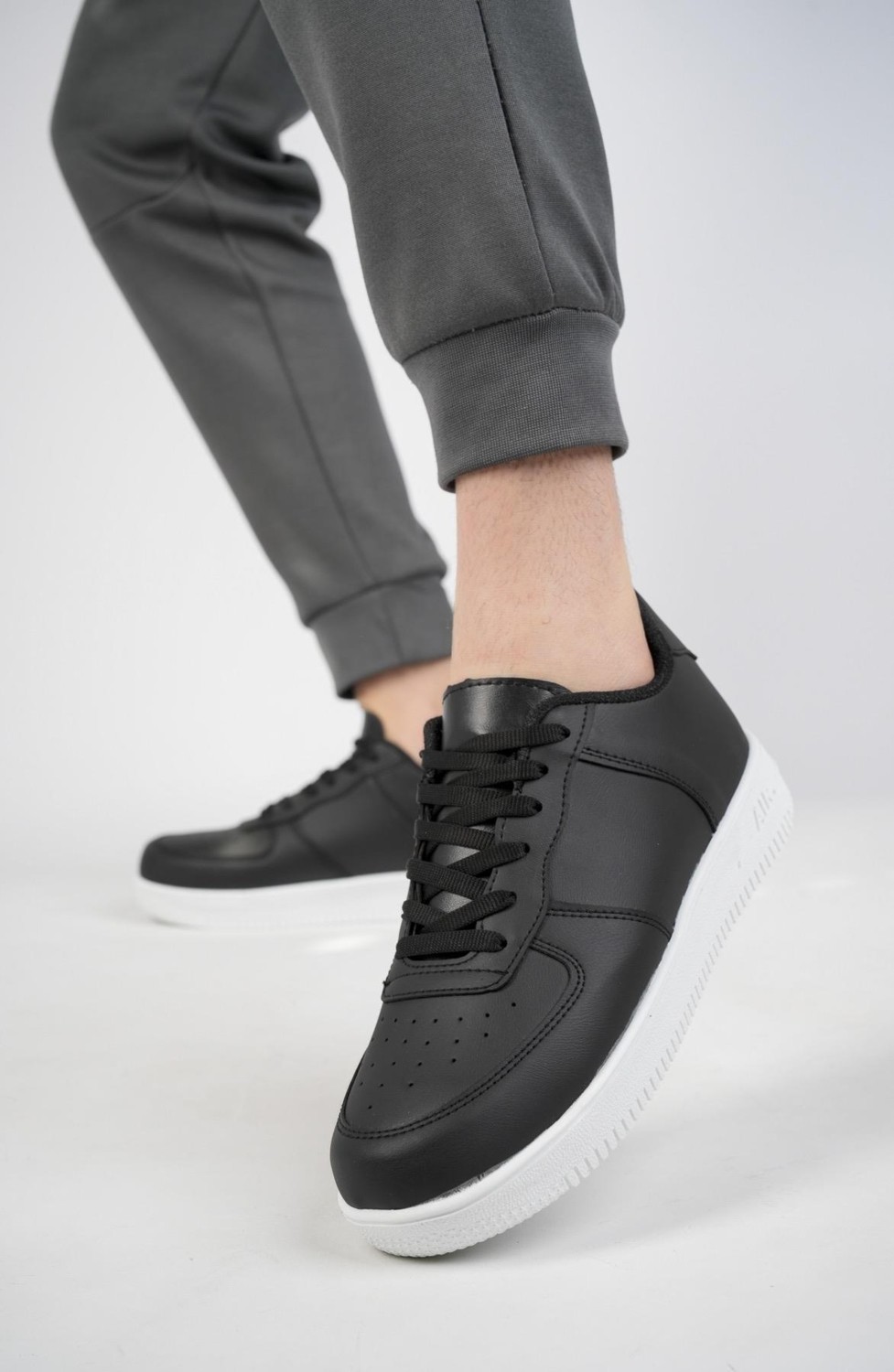 Muggo Unisex Sneaker Ayakkabı Suni Deri Siyah - Beyaz Düz Taban Günlük Kullanım İçin görsel 2