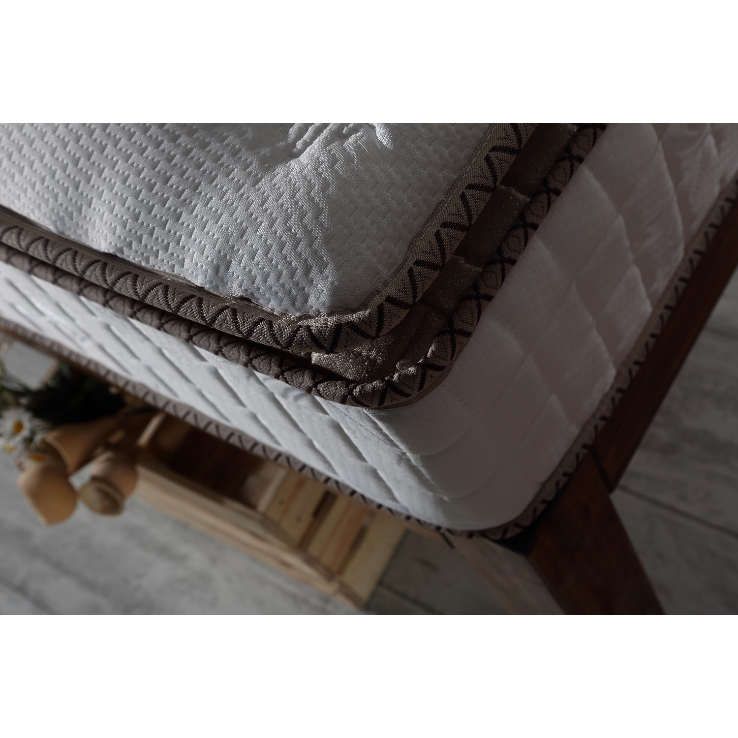 Royal Lüx Bedding Akasya Ultra Yaylı Pedli Yatak Fiyatı