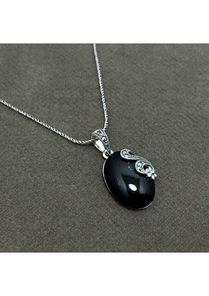 Oniks ve Markazit Taşlı 925 Ayar Gümüş Bayan Kolye