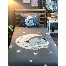 Lolla Evmila Ayda Oturan Ayıcık Gri Zemin Kadife Dekoratif Örtü 11