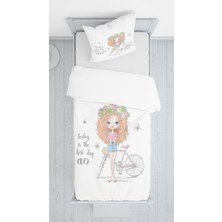 Lolla Evmila Bisikletli Kız Kadife Dekoratif Örtü 113