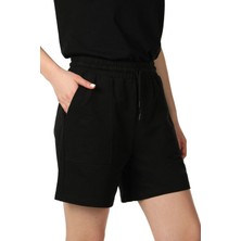 Defy's Kadın Beli Lastikli Cepli Etiket Detaylı Regular Fit Şort Siyah