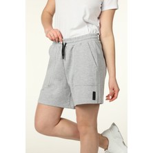 Defy's Kadın Beli Lastikli Cepli Etiket Detaylı Regular Fit Şort Gri Melanj