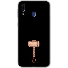 MRC İletişim Samsung Galaxy M20 Kılıf Hd Desen Baskılı Arka Kapak + Temperli Cam - Thor Çekiç