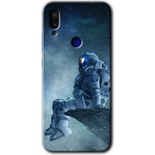MRC İletişim Xiaomi Redmi Note 7 Kılıf Hd Desen Baskılı Arka Kapak - Astronot Yalnızlığı