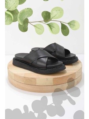 Bambi Siyah Hakiki Deri Kadın Terlik K04291060003