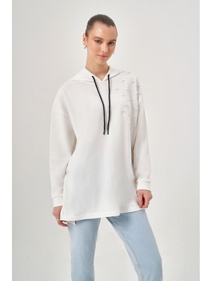 Mizalle Omuzu Incili Ekru Sweatshirt