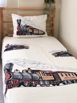 Evmila Tren Desen Baskılı 140X220 cm Dekoratif Yatak Örtüsü Beyaz
