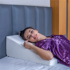 Simple The Pillow Reflü Yastığı Büyük Boy Ortopedik Yastık 65*60*24