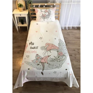 Ayda Uyuyan Kız ve Ayı Desenli Çocuk Yatak Örtüsü