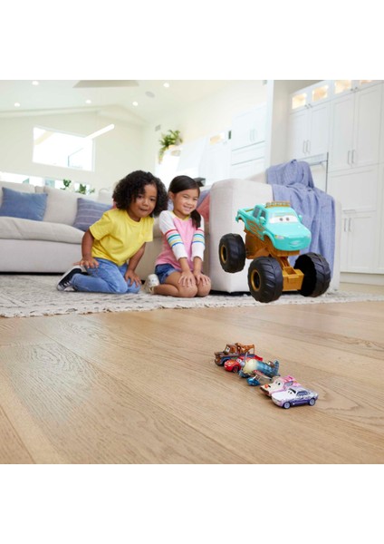 Disney Zıplayan Araç, Cars On The Road Akrobat Ivy Karakter Aracı, Disney ve Pixar Cars Oyuncakları