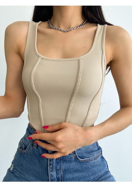 Kare Yaka Korse Görünümlü Crop Top Bluz Bej fiyatları