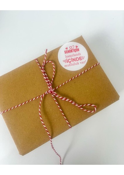 Senin Için Özenle Hazırlandı Kırmızı Yazılı Kalpli 5 cm Yuvarlak Etiket 100 Adet fiyatları