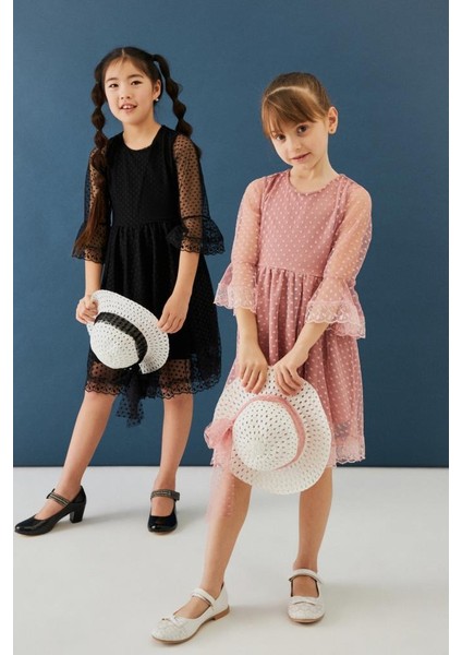 Şapka ve Kemer Detaylı Kız Çocuk Elbise