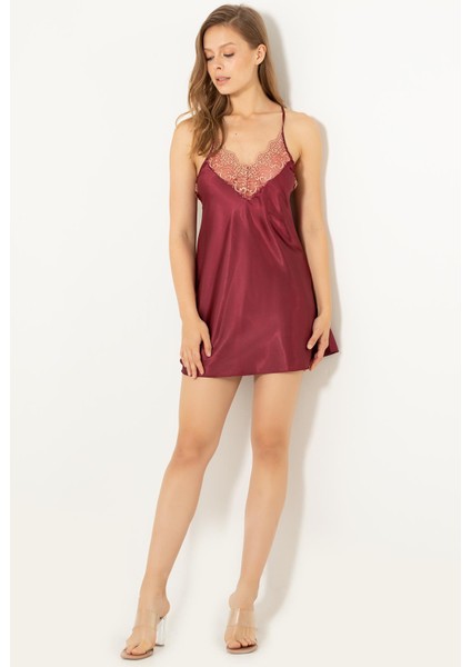 Dantel Detaylı Sırtı Çapraz Askılı Taşlı Saten Gecelik