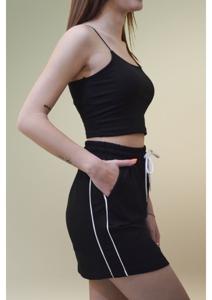 Kadın Siyah Yüksek Bel Yanlardan Cepli Bağcıklı Mini Etek modelleri