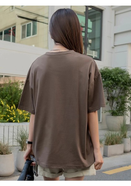 Kadın Kahverengi The Discover Baskılı Oversize Tişört fiyatları
