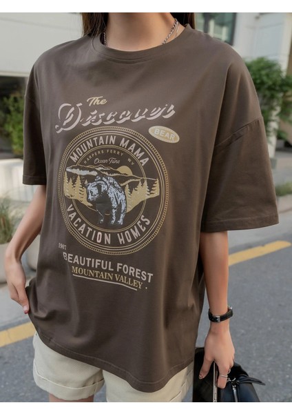 Kadın Kahverengi The Discover Baskılı Oversize Tişört modelleri