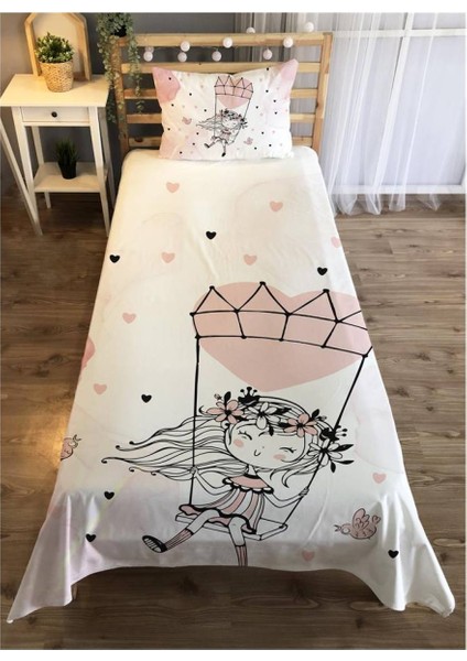 Kalpli Salıncakta Sallanan Kız Desenli Çocuk Yatak Örtüsü