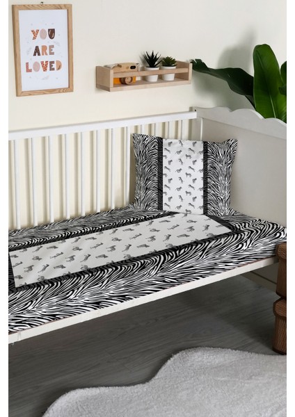 Modern Desenli Kadife Dekoratif Bebek Beşik Örtüsü
