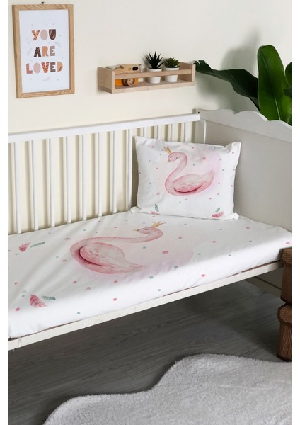 Kuğu Desenli Kadife Dekoratif Bebek & Çocuk Yatak Örtüsü