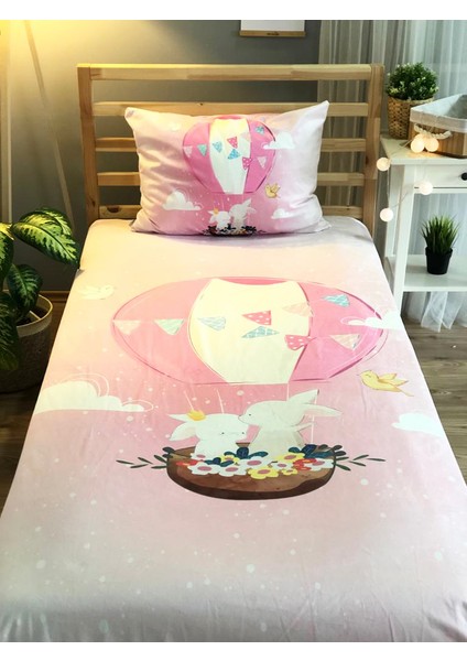 Evmila Pembe Uçan Balon Kadife Dekoratif Örtü 210