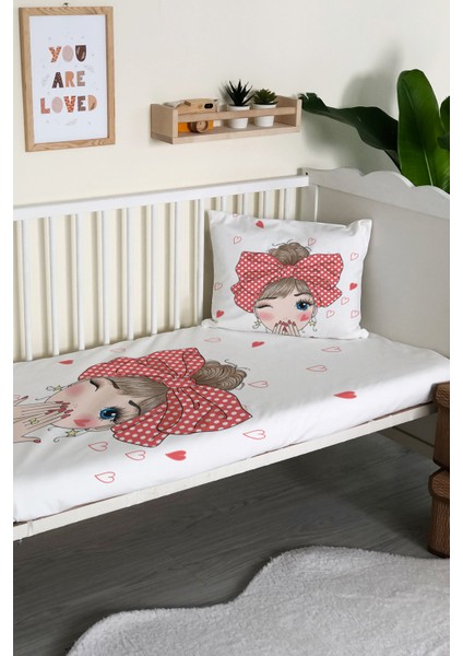 Kız Desenli Kadife Dekoratif Bebek Beşik Örtüsü