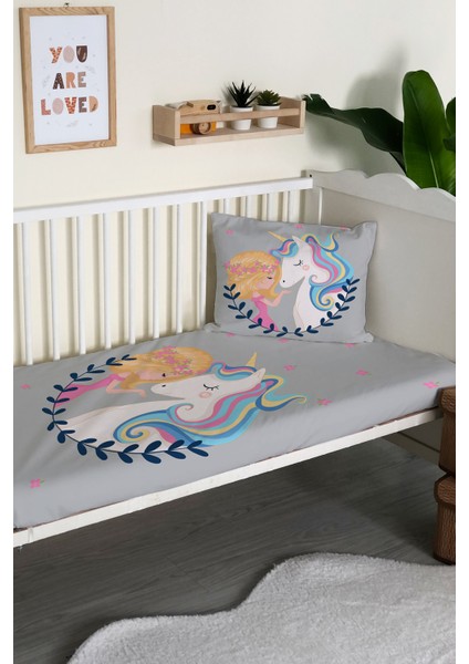 Unicorn Desenli Kadife Dekoratif Bebek & Çocuk Yatak Örtüsü