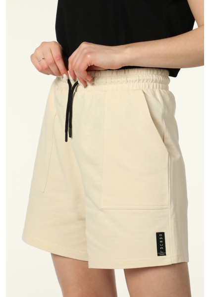 Kadın Şort Bej modelleri