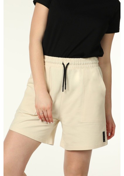 Kadın Şort Bej fırsatları
