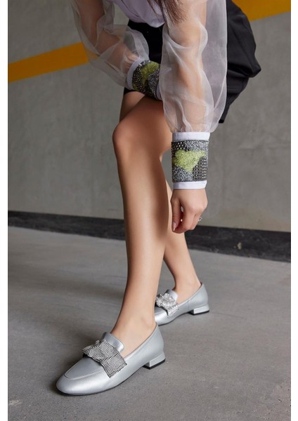 Stella Gümüş Taşlı Kadın Loafer modelleri