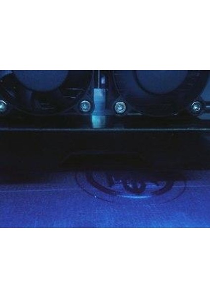 Bir Dairede Ukrayna Sembolü Plastik Aparat modelleri