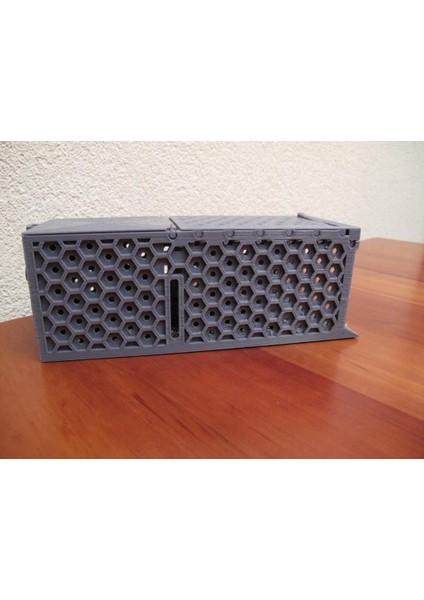 Dost Fare Kapanı, Kapalı Versiyon Plastik Aparat