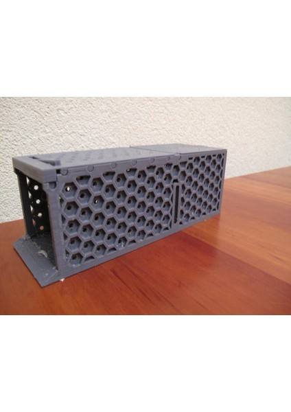 Dost Fare Kapanı, Kapalı Versiyon Plastik Aparat modelleri