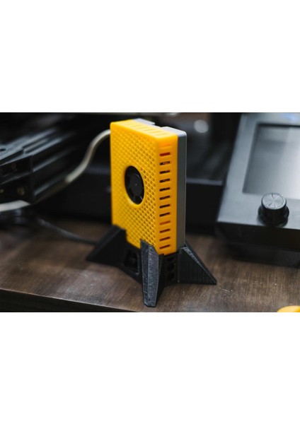 Parametrik Raspberry Pi 4b Kutu Kılıf (30MM Fan) Dikey Standlı Plastik Aparat