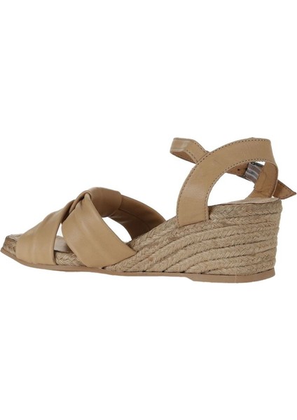 Bueno Shoes Bej Deri Kadın Dolgu Topuklu Espadril Sandalet 01WS10307