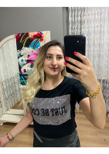 Birinciden Siyah Taş Işlemeli Crop Tişört modelleri