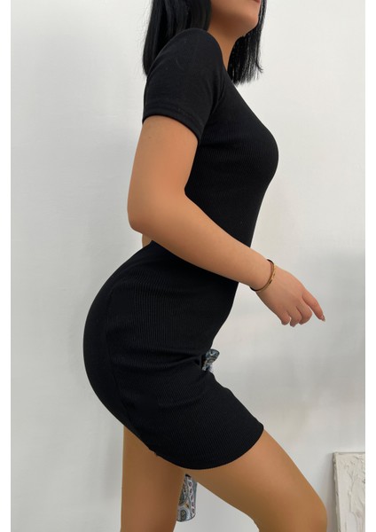 Siyah Vücuda Oturan Mini Bisiklet Yaka Fitilli Esnek Örme Elbise