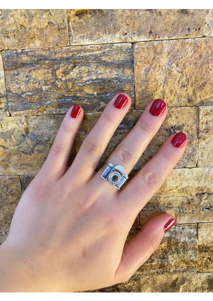 Fotoğraf Makinesi Kadın Yüzük modelleri