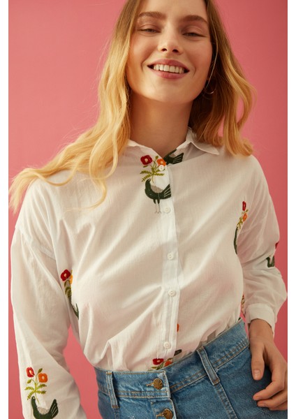 Çiçek Nakış Detaylı Gömlek fırsatları