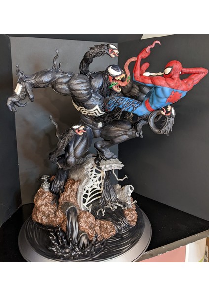Venom Vs Spiderman Azılı Düşman Boyalı Figür 20 cm (Büyük Boy)